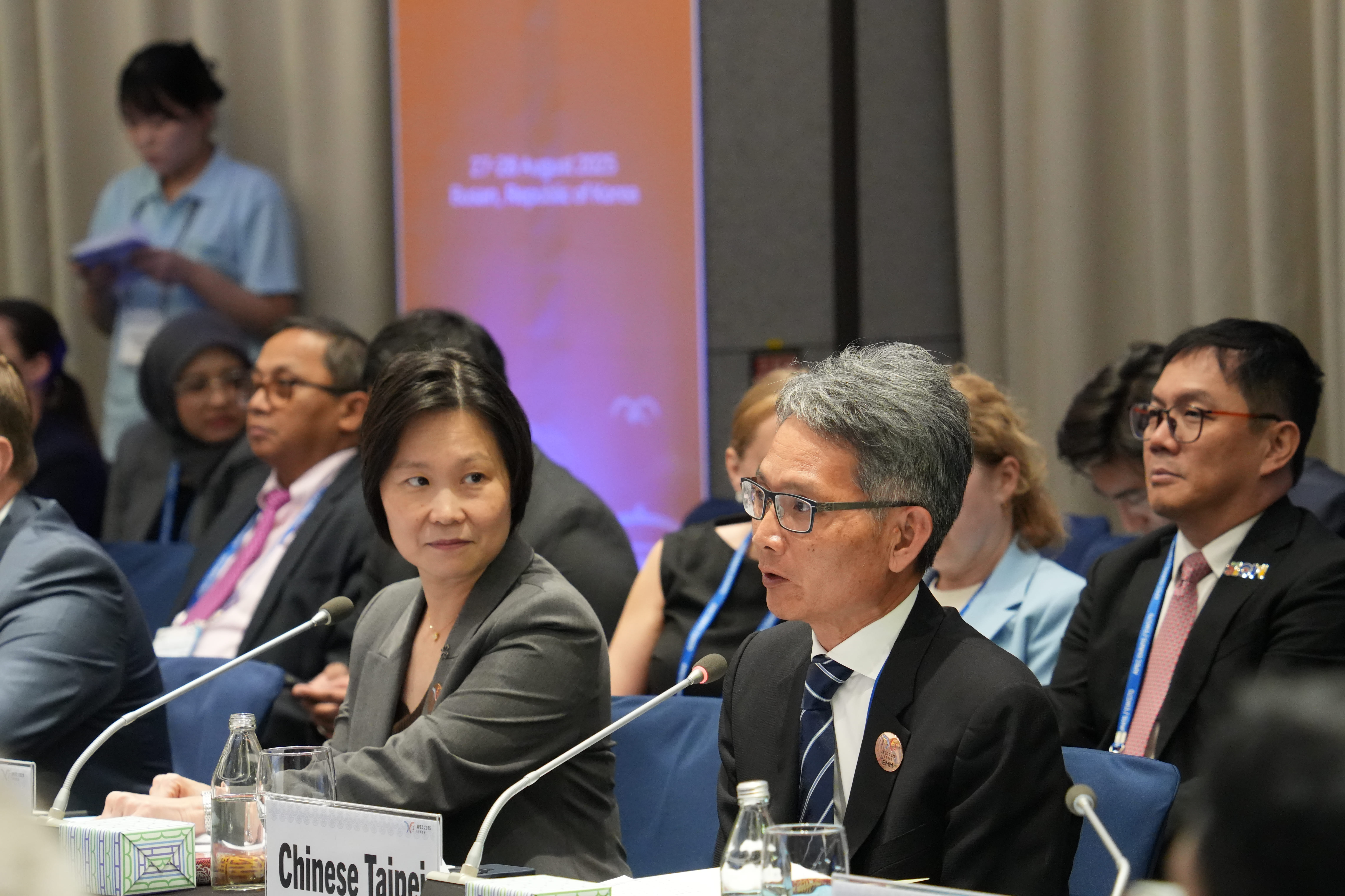 Open new window for Vice Minister of Economic Affairs Lai Attends the 15th APEC Energy Ministerial Meeting(jpg)