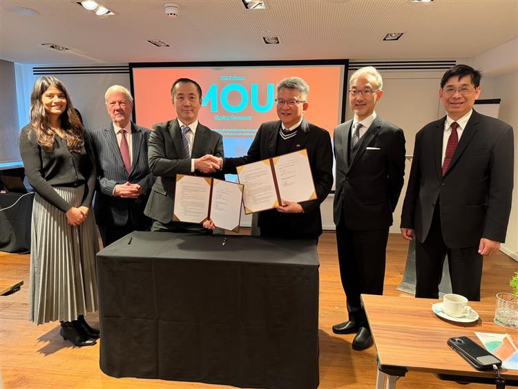 另開視窗，連結到我國金屬工業研究發展中心與英國離岸再生能源創新中心就離岸風電與海洋科技相關技術發展簽署合作備忘錄。(jpg檔)