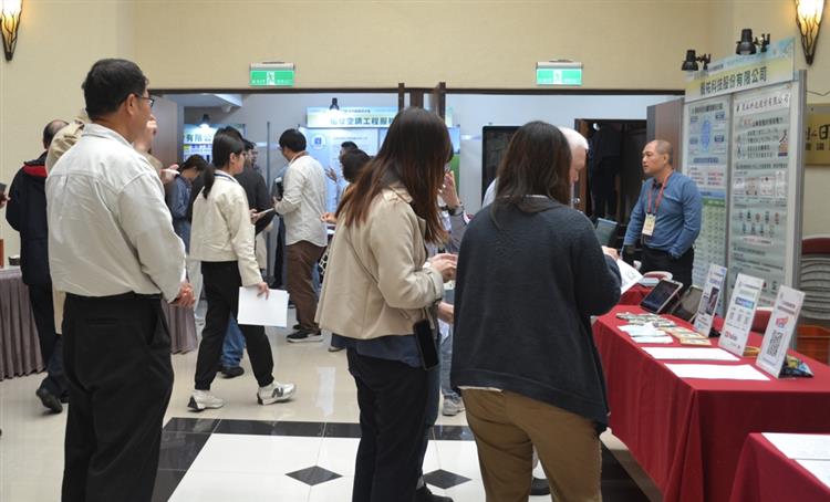 另開視窗，連結到圖說2-北醫大節能觀摩研討會，現場互動熱絡(jpg檔)