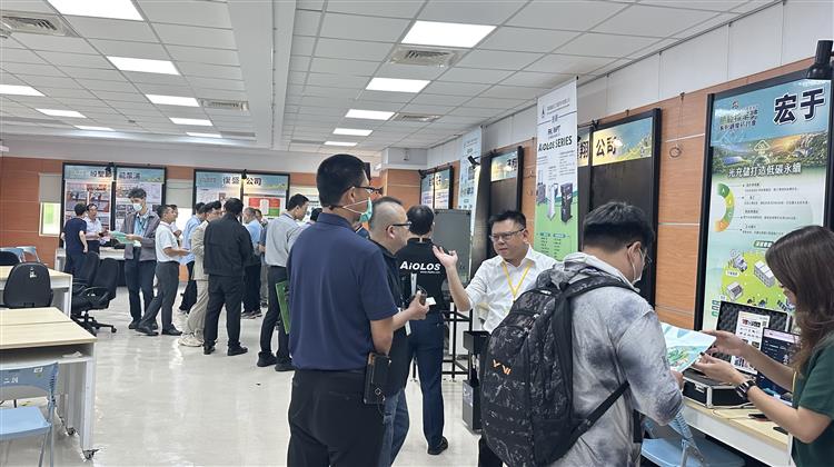 另開視窗，連結到 ESCO及設備業者展示節能技術提供來賓節能解方(jpg檔)